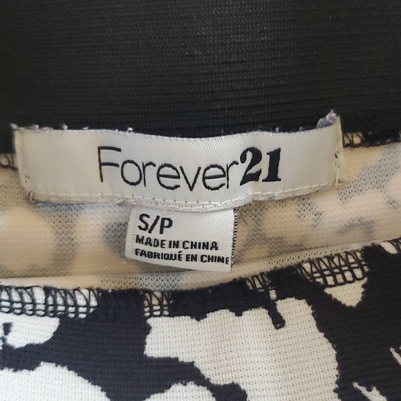 Cream & Black Patterned Skirt - Picture 4 of 6